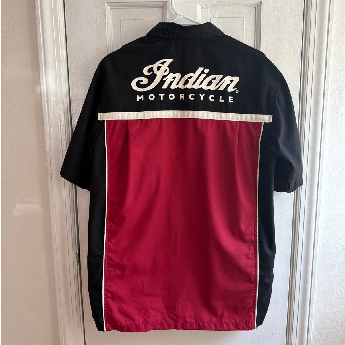 Indian Motorcycle Men's Medium Black and Red Brand Short Sleeve Button Down