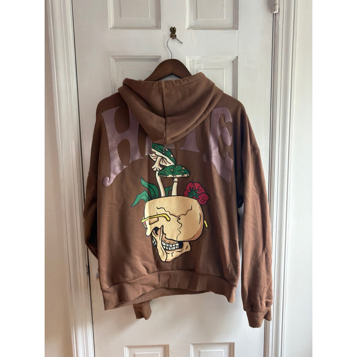 Reason Clothing Skull & Mushroom "LOVE / HATE" Graphic
Hoodie - Brown, Medium