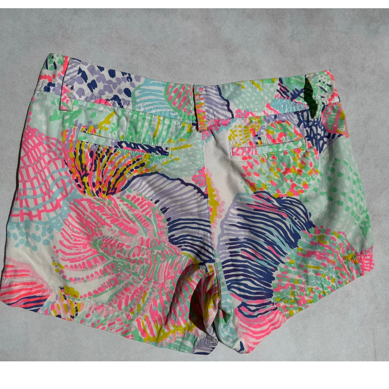 Lilly Pulitzer "The Callahan" Shorts Size 6 EUC Resort Print Chino