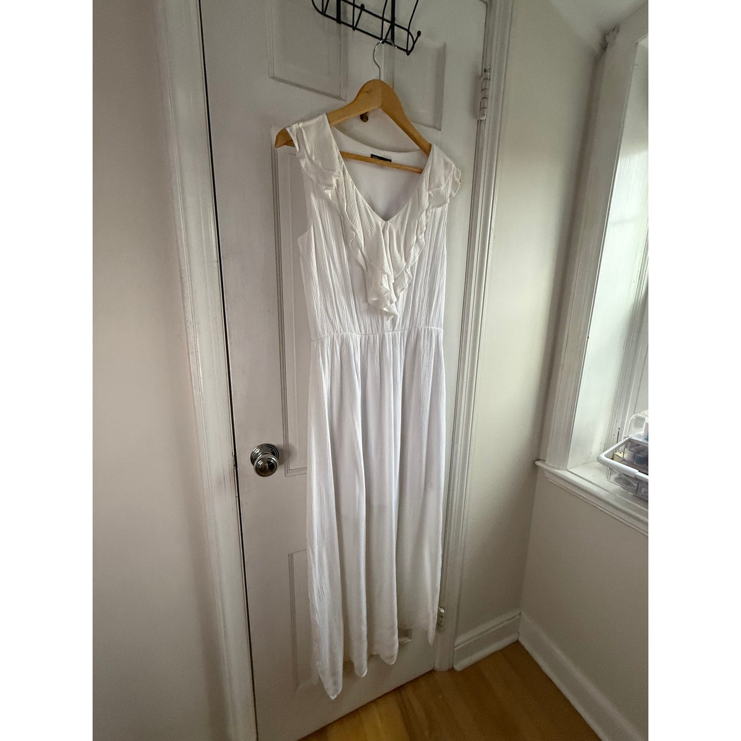 Nina Leonard White Floral Eyelet Maxi Dress Size Medium EUC