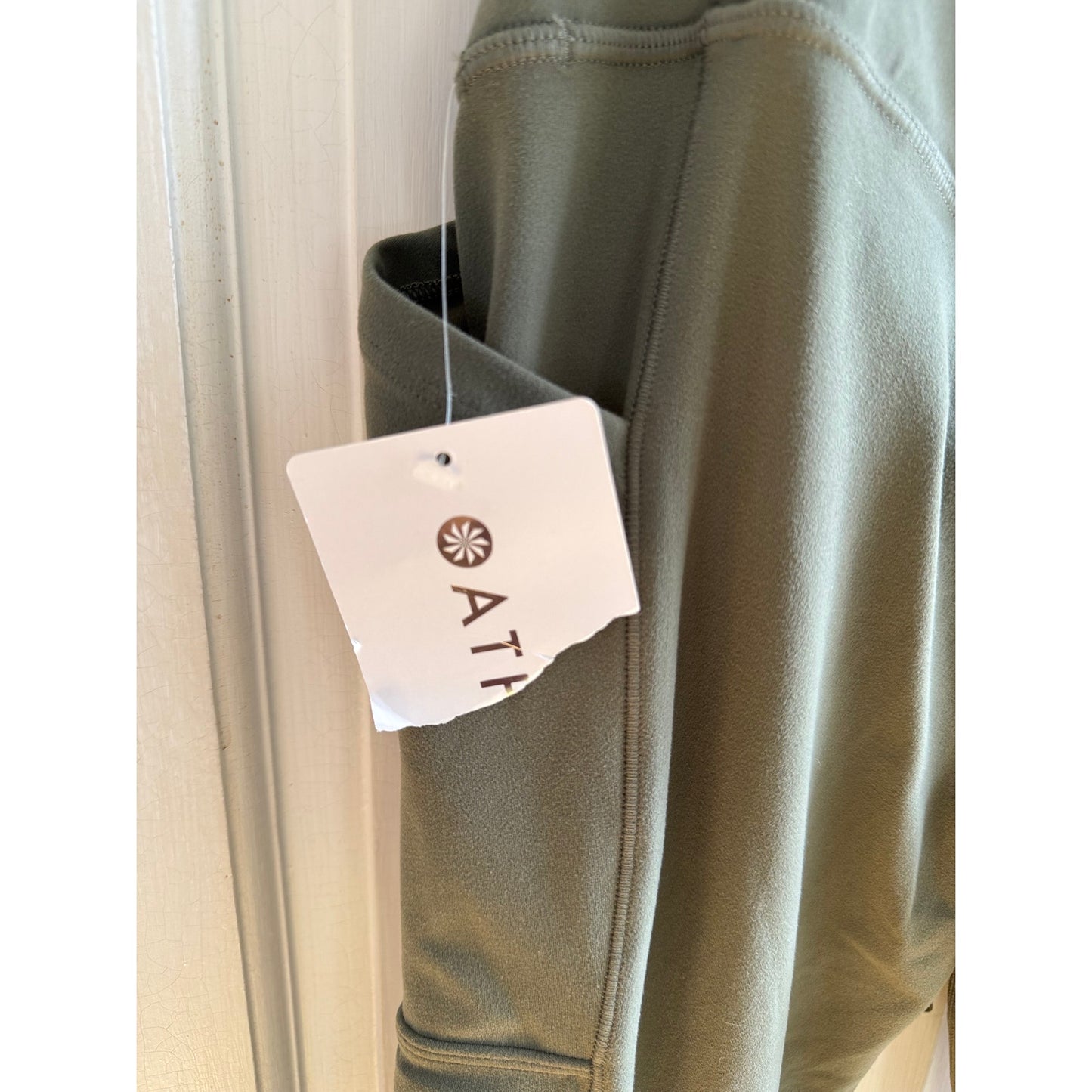 Athleta Headlands Hybrid Cargo II Tights Size Small NWT