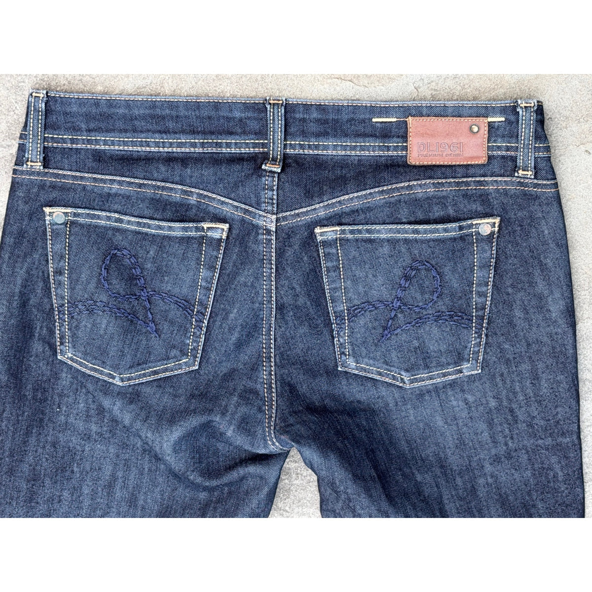 DL1961 Milano 4Way 360 Stretch Dark Wash Straight Jeans Size 29 Inseam 30