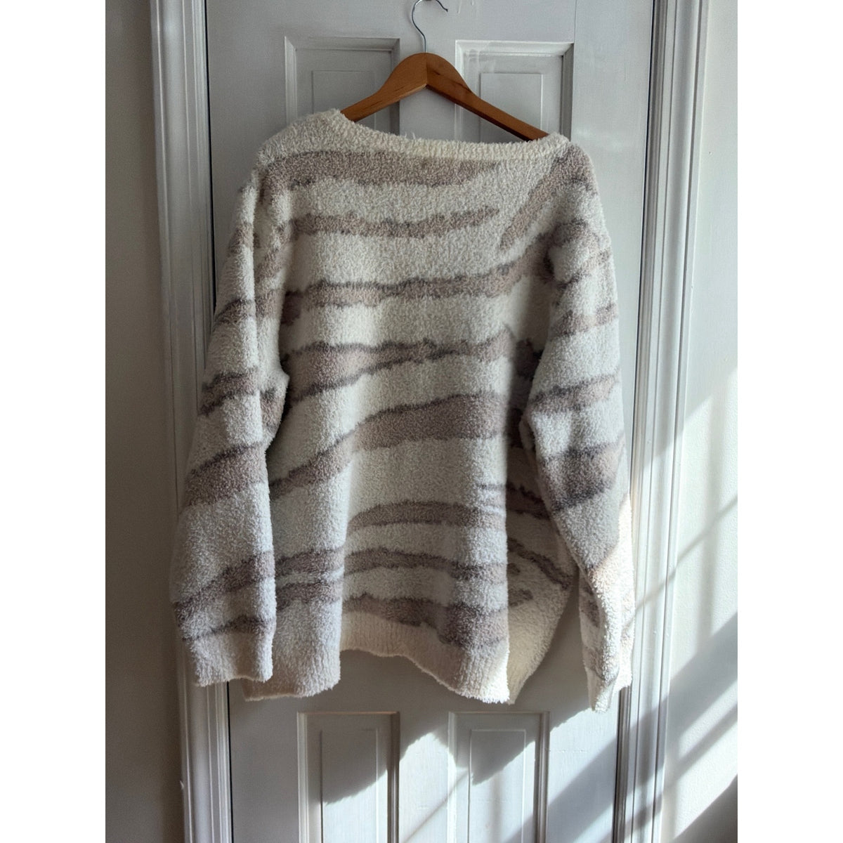 Barefoot Dreams Womens 3X Cream Beige Tiger Zebra Striped Knit Sweater
