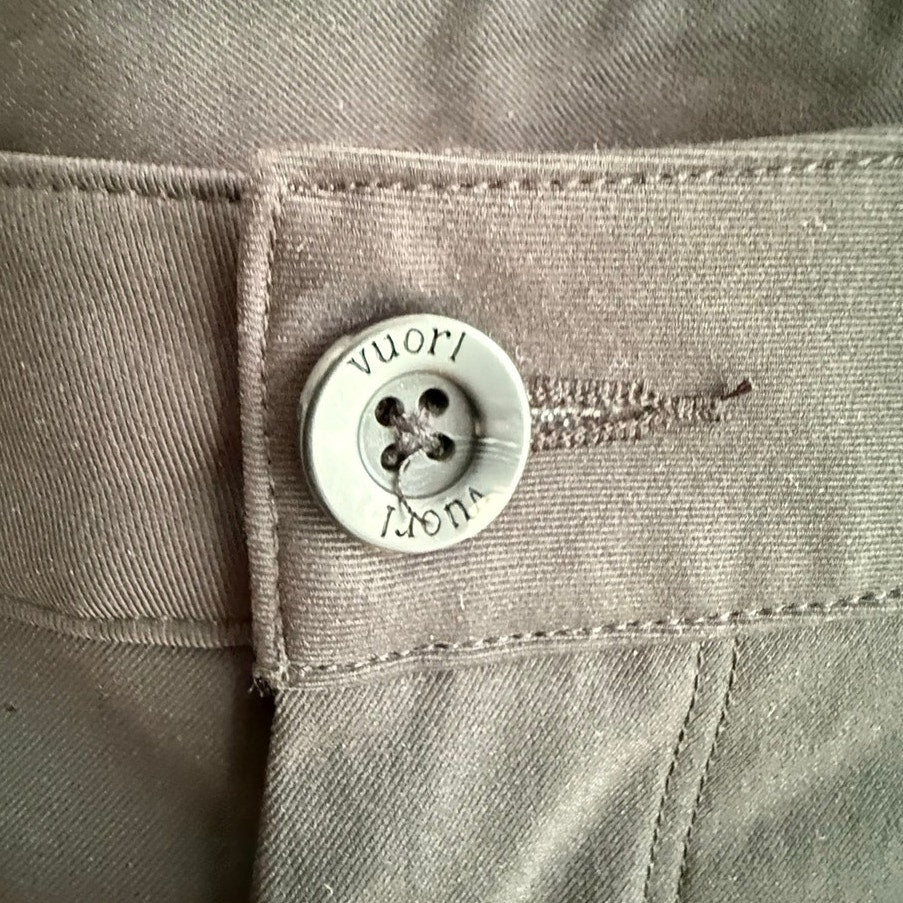 Vuori Black Utility Active Pants Size 28 Button Fly Trouser EUC