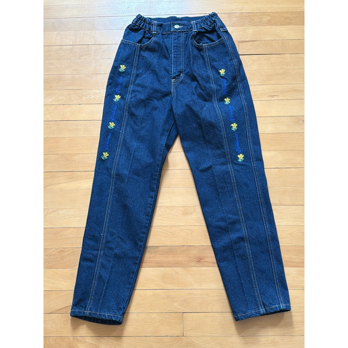 Vintage Reno Size XS Dark Wash High Rise Slim Fit Flower Embroidered Jeans