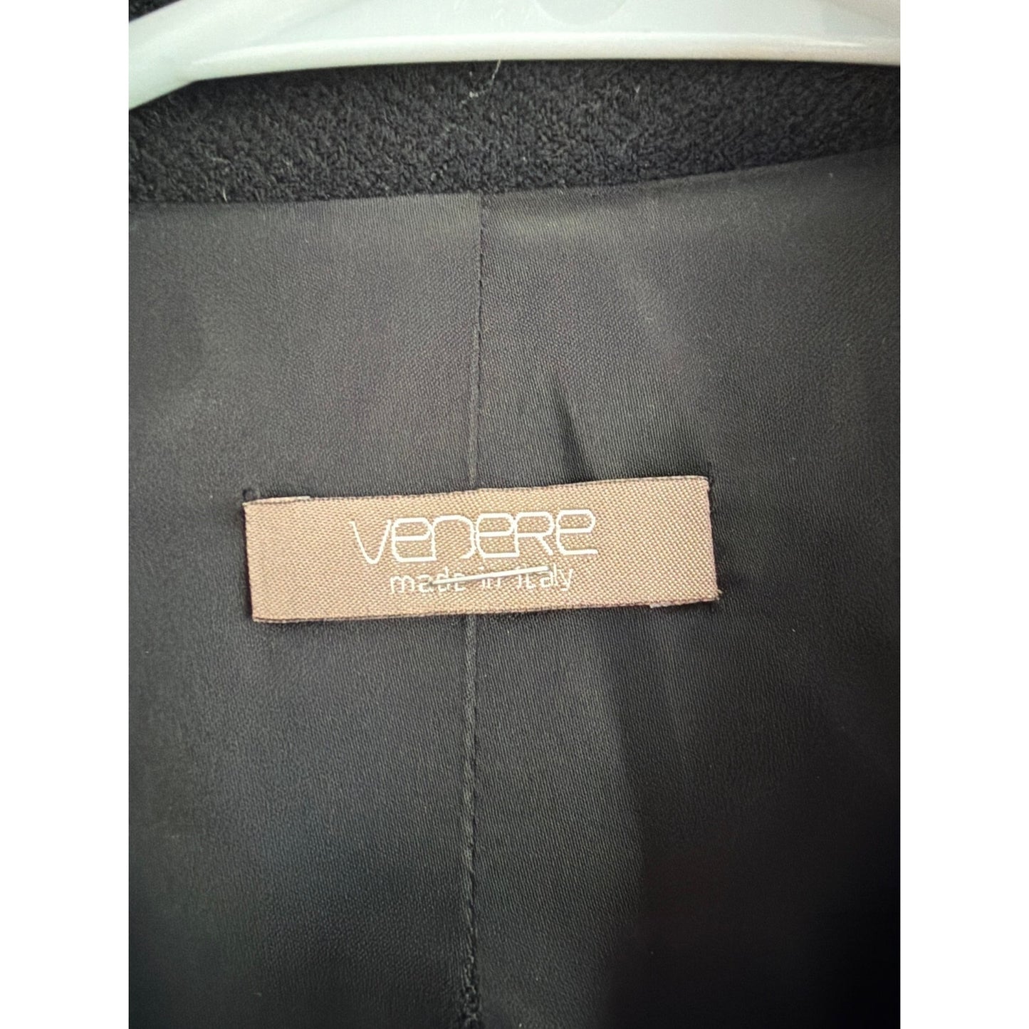 Vendere Size 40 Black Blazer With Belt