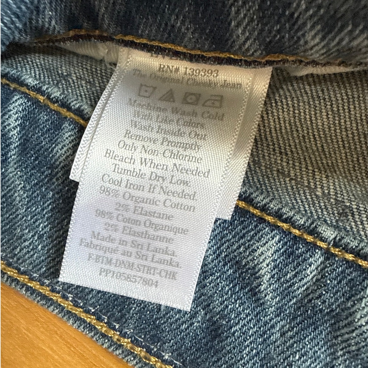 Everlane "The Original Cheeky Jean" Size 26 Crop Light Wash Jeans