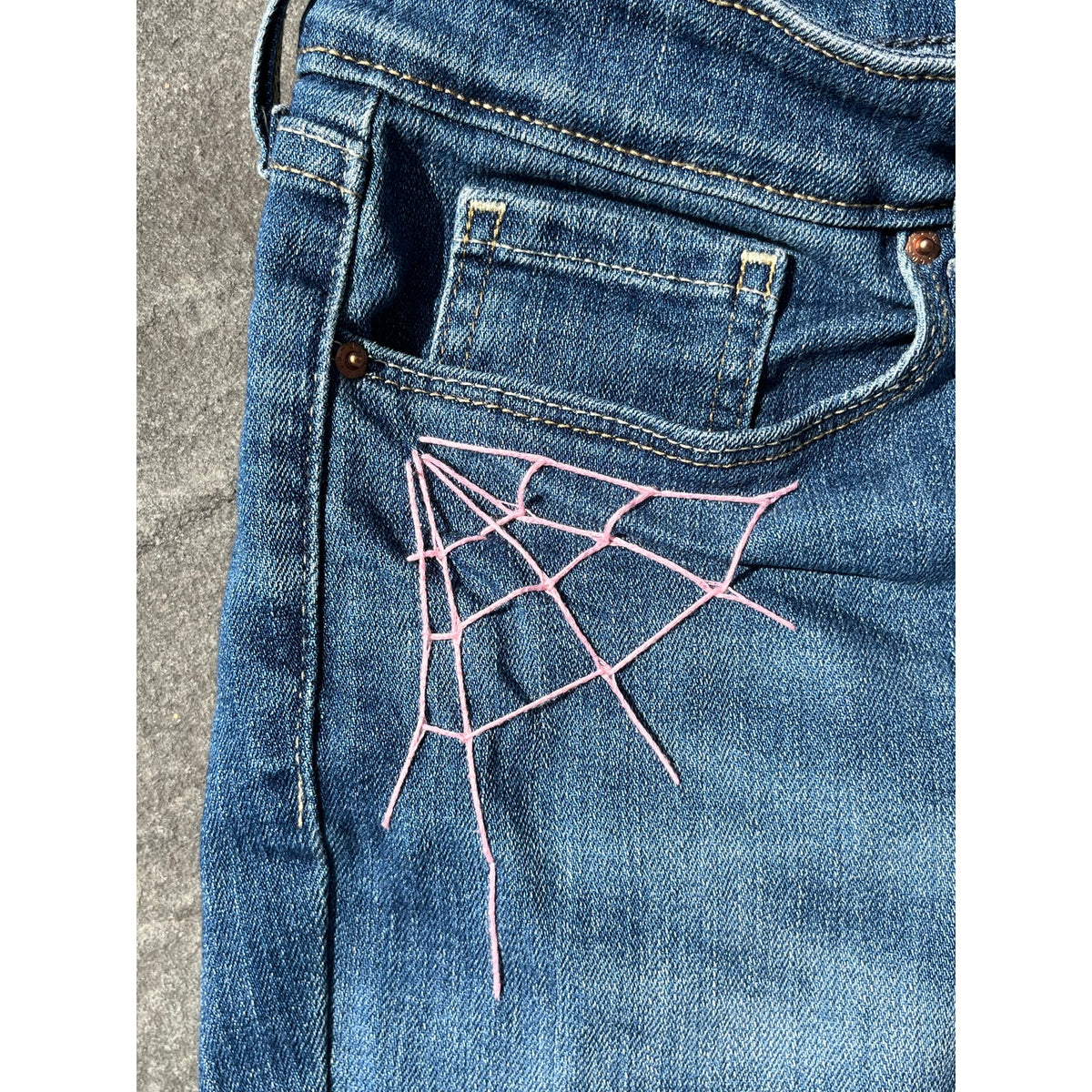 ✨ Signature by Levi Strauss Gold Mid-Rise Straight Embroidered Jeans 28 ✨