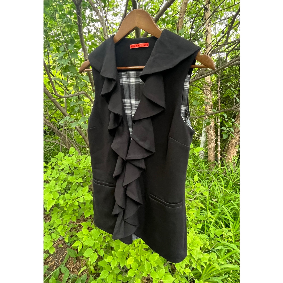 Alice + Olivia Kassidy Ruffle Front Ponte Knit Vest Black Plaid Lining Medium
