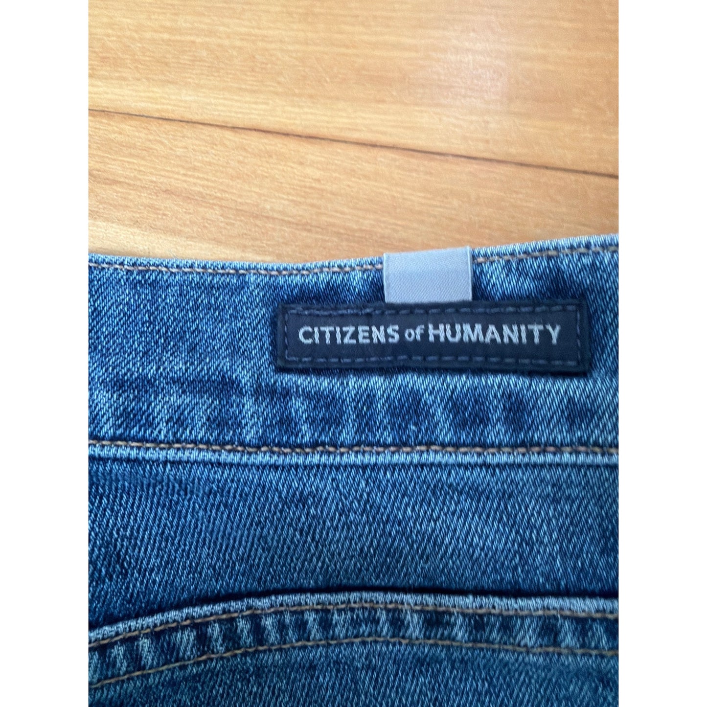 Citizens of Humanity Size 24 High Rise Slim Ankle Dark Wash Distressed Hem Multi-Button Jeans