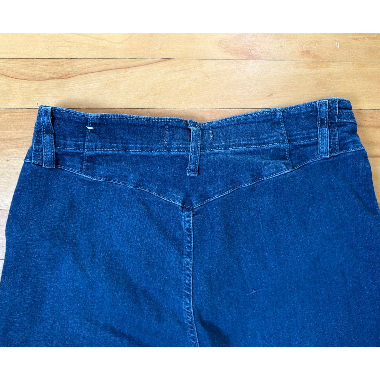 We The Free Size 32 Pocketless Dark Wash Barrel Leg High Rise Jeans