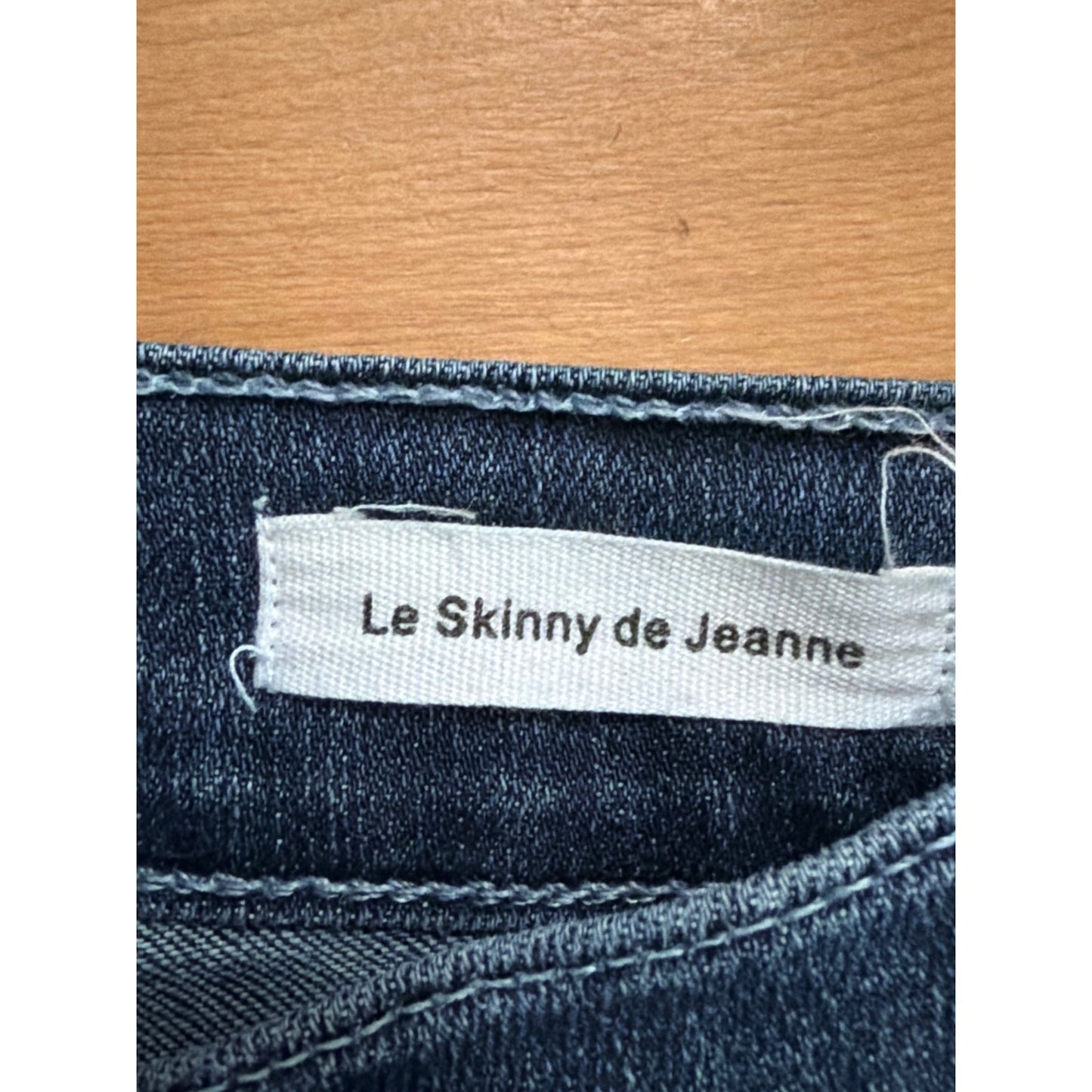 Frame Size 25 Le Skinny de Jeanne Dark Wash Jean