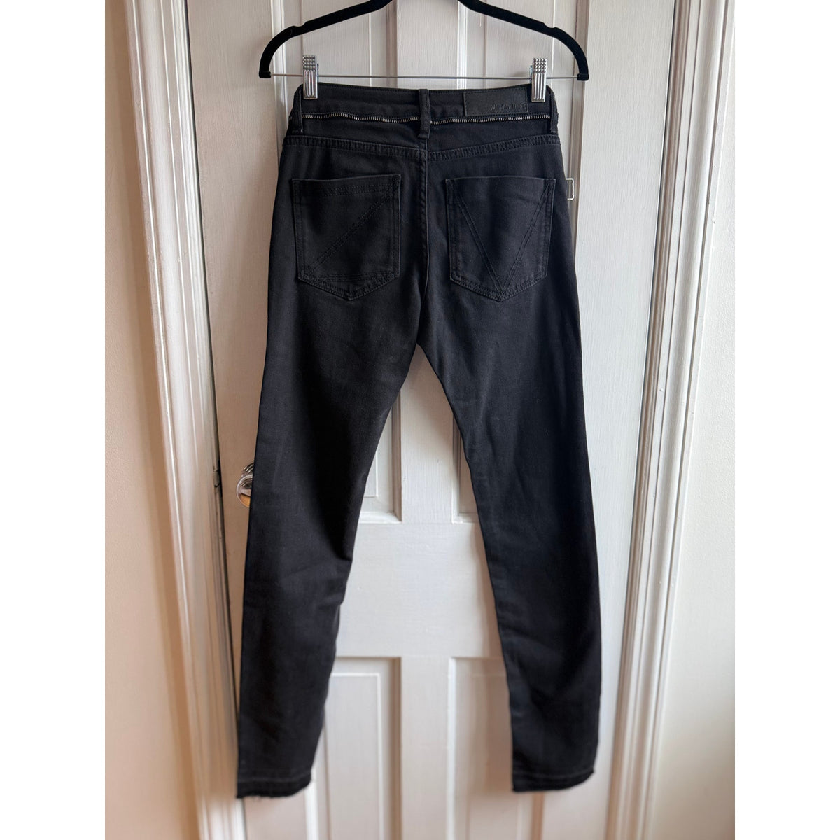 NWT Zadig & Voltaire Eva Black Zipper Jeans 25 - Barney’s Raw Hem Luxe Denim