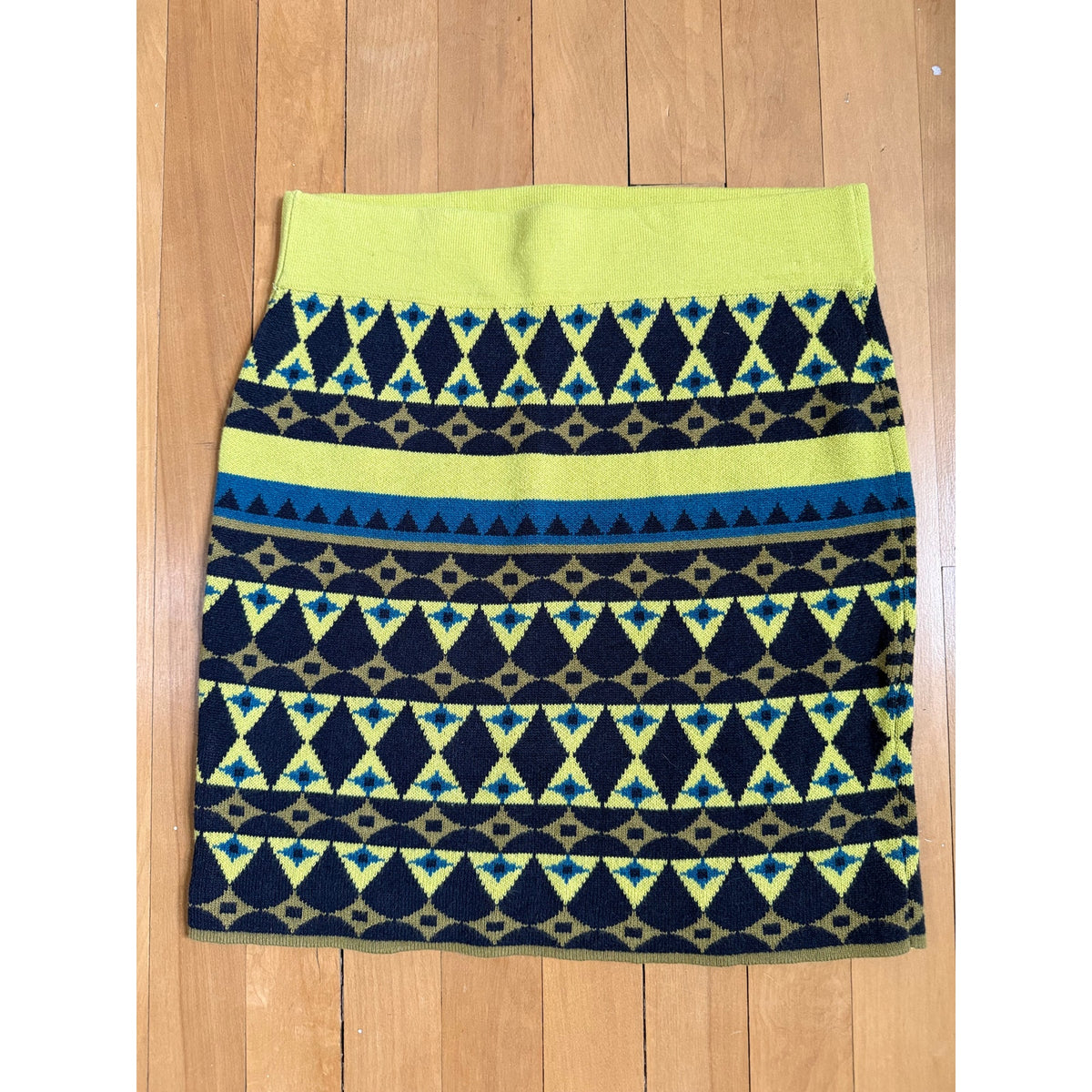 Chelsea & Violet Geometric Knit Mini Skirt Small EUC Lime Green Teal Aztec