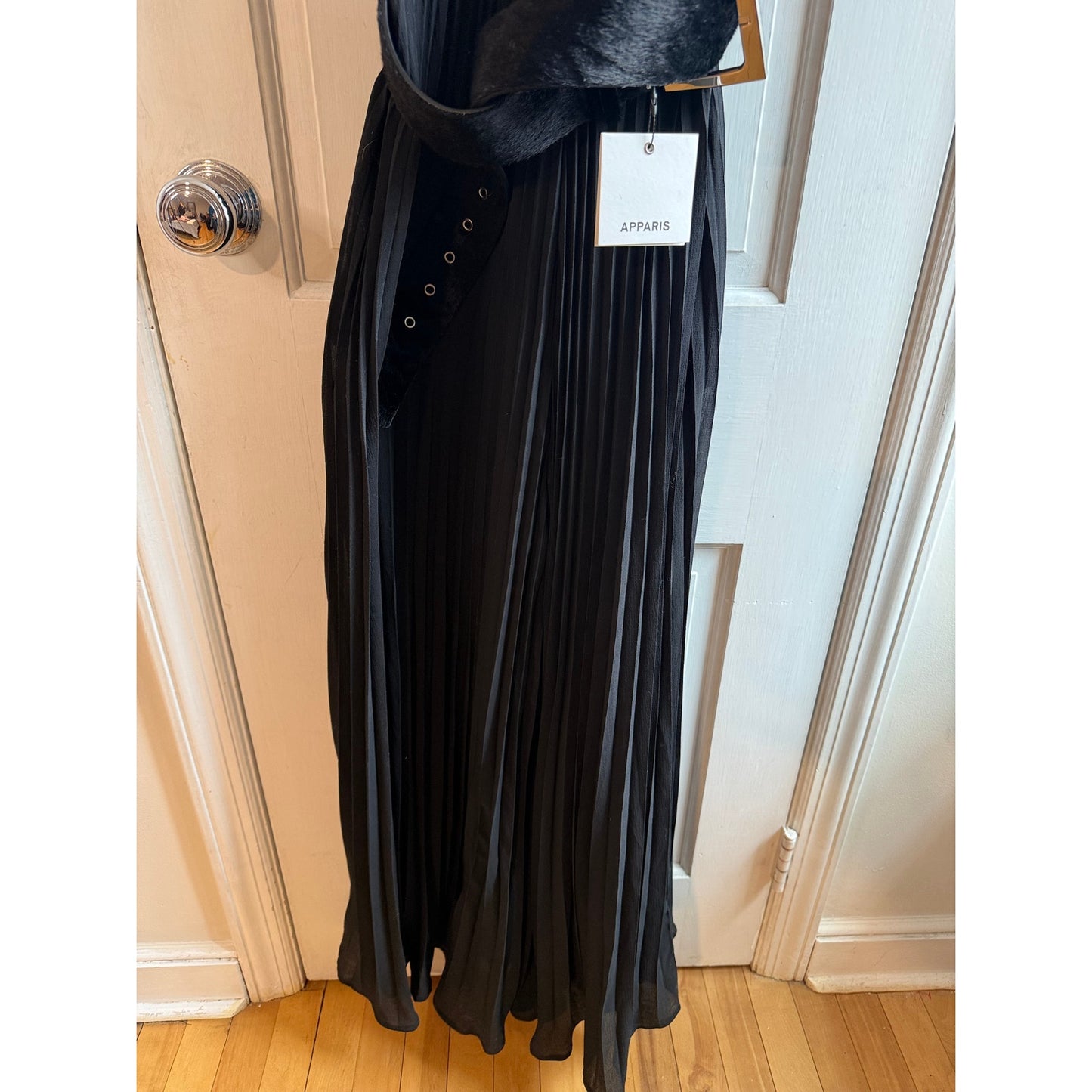 Anthropolgie Pleated Jumpsuit V-Neck Wrap Sleeveless Size 2 Wide Leg Black