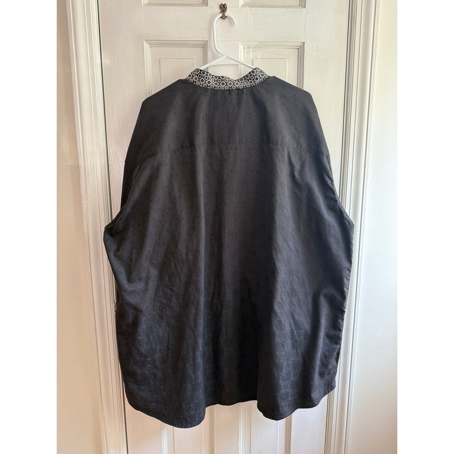 Robert-Graham 4XlL Black Shirt with Muted Pattern White Flip-Cuff