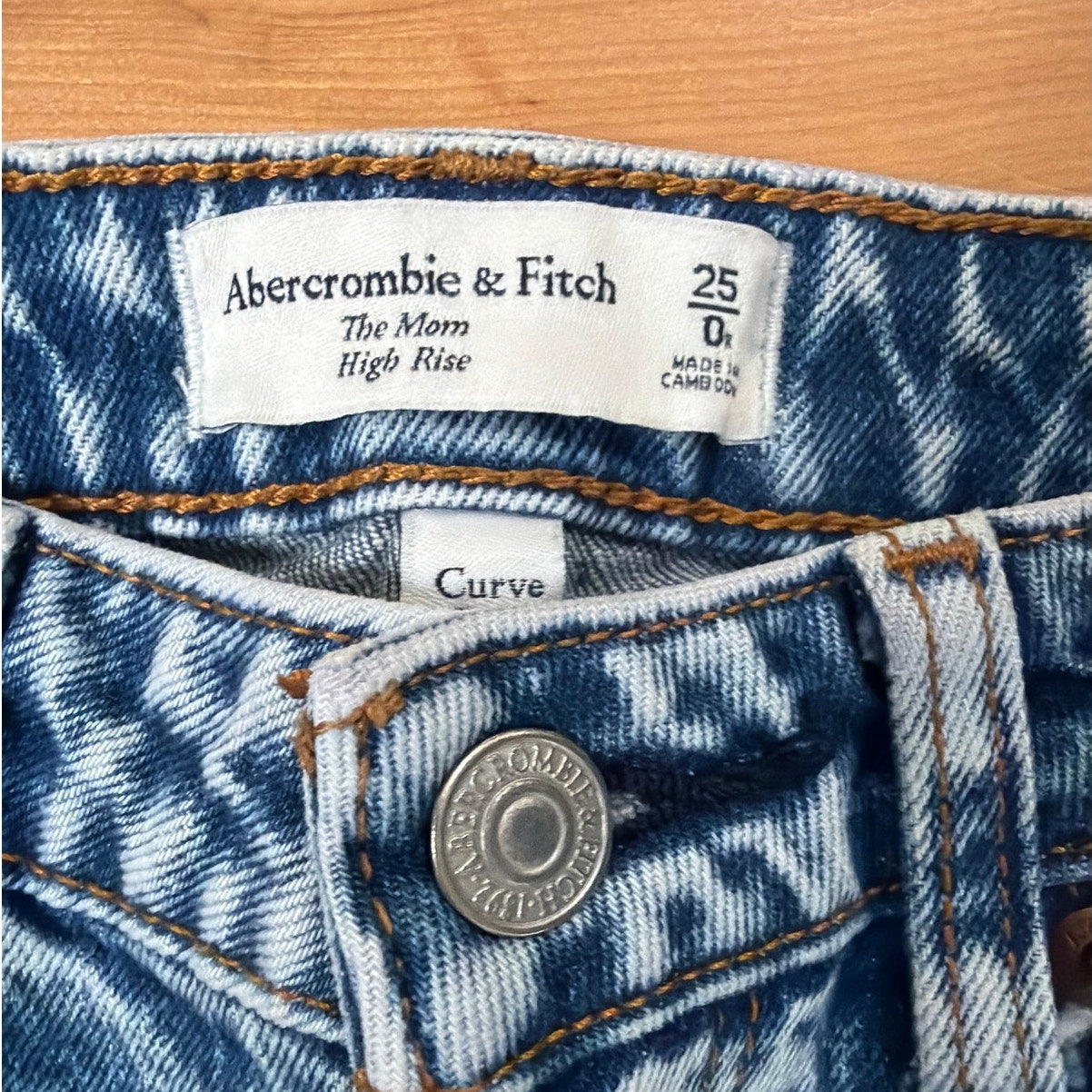 Abercrombie & Fitch Size 0 Acid Wash The Mom High Rise Curve Jeans