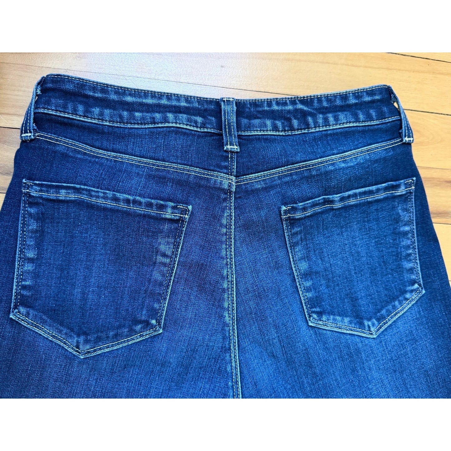 L'AGENCE Kendra Crop Flare Jeans 27 High Rise Dark Wash Columbia EUC