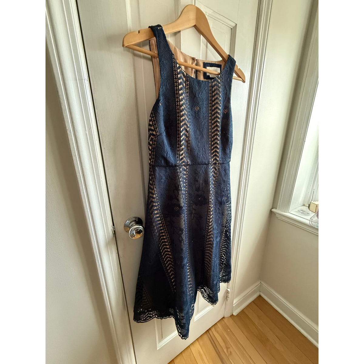 Anthropologie Georgia Lace Mini Dress Navy Blue Nude Size 4 EUC Skater Fit & Flare