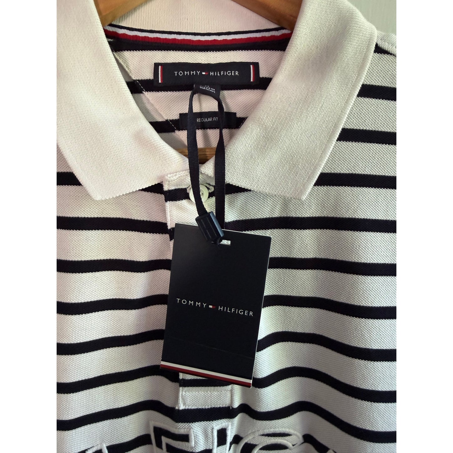 Tommy Hilfiger Men’s Polo Shirt Medium NWT WhiteNavyBlue Striped Big Logo