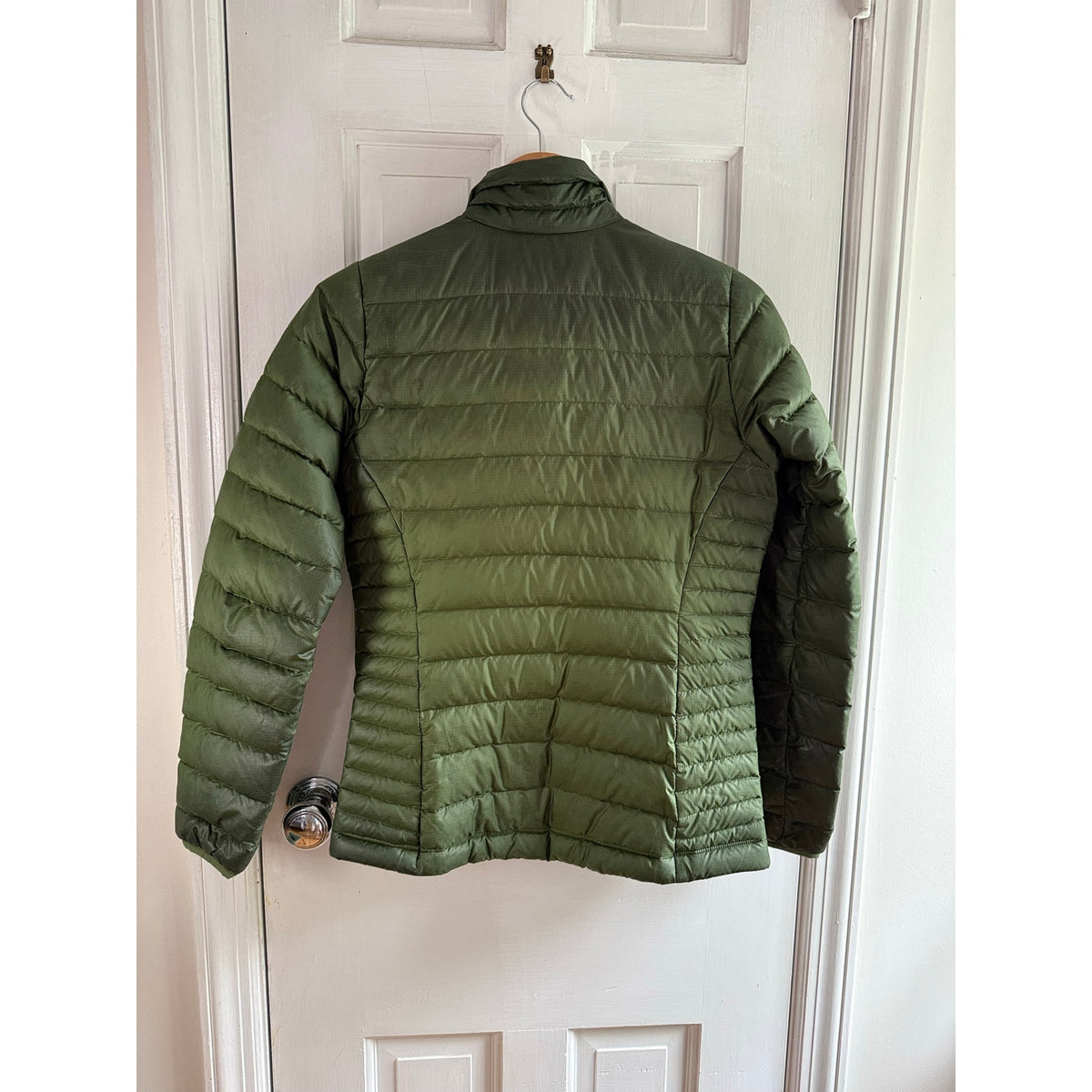 Patagonia Women’s Down Sweater Full-Zip Puffer Jacket Green Berry Lining Sz XS