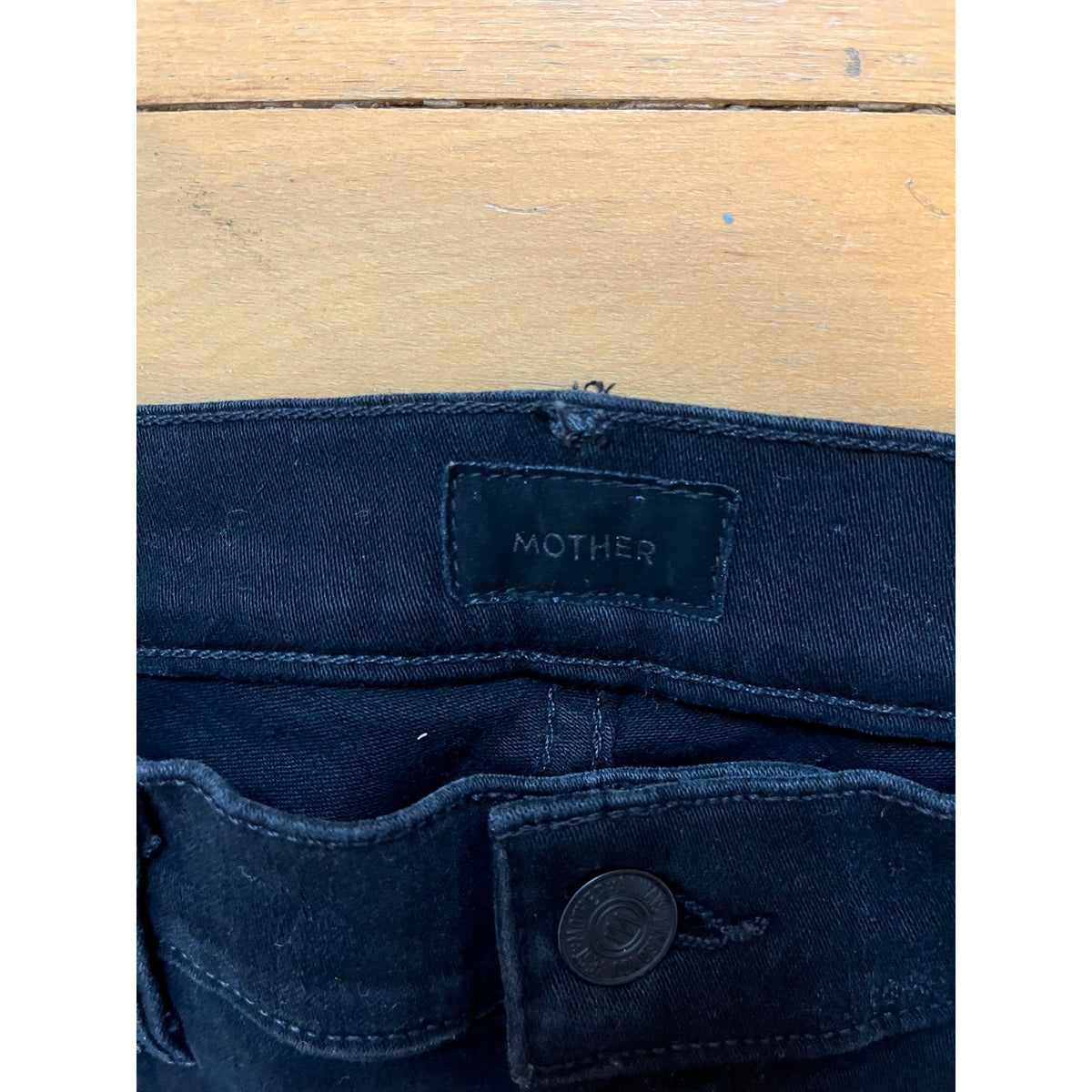 MOTHER The Super Swooner Blackbird Skinny Jeans High Rise Black Denim 25