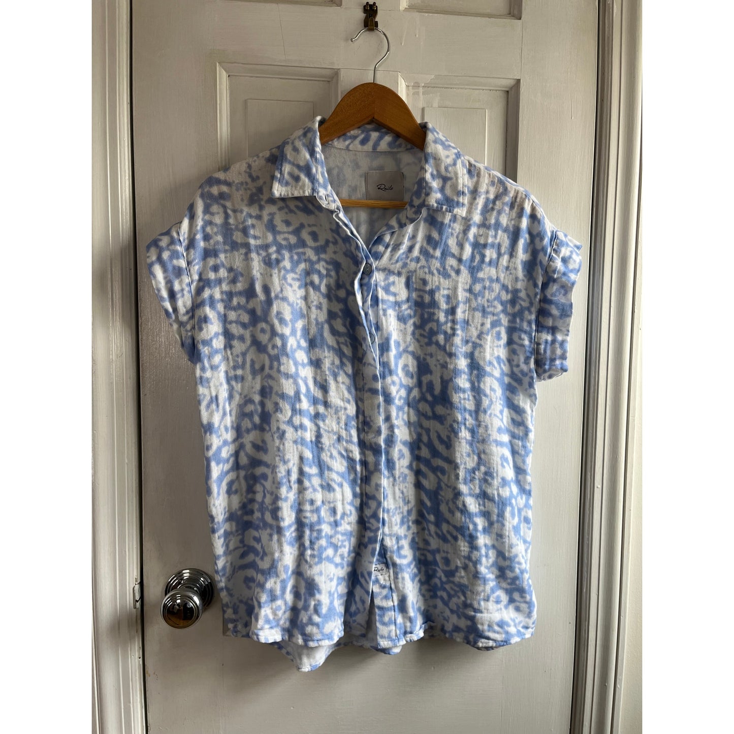 Rails Jamie Blue Diffused Cheetah Organic Cotton Shirt ✨ Short Sleeve Boxy S