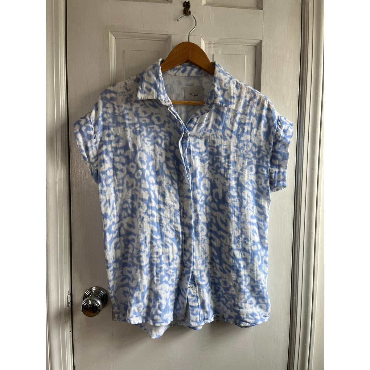 Rails Jamie Blue Diffused Cheetah Organic Cotton Shirt ✨ Short Sleeve Boxy S