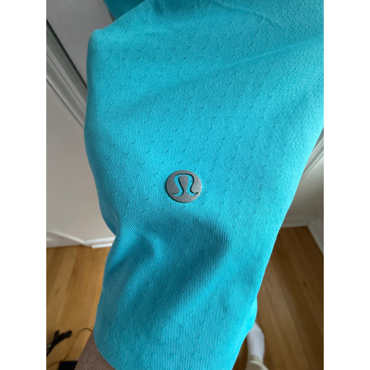Lululemon Men's Short Sleeve Training Top Large L Electric Blue EUC