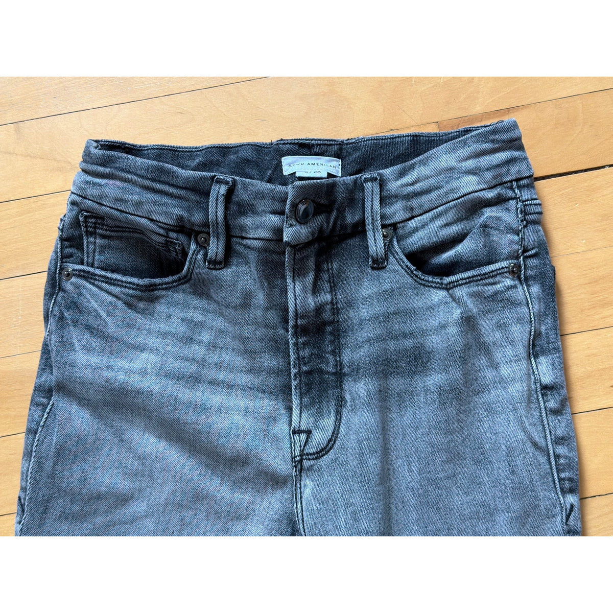 Good American Size 6/28 "Good Leg Curve" Faded Gray Skinny Jeans