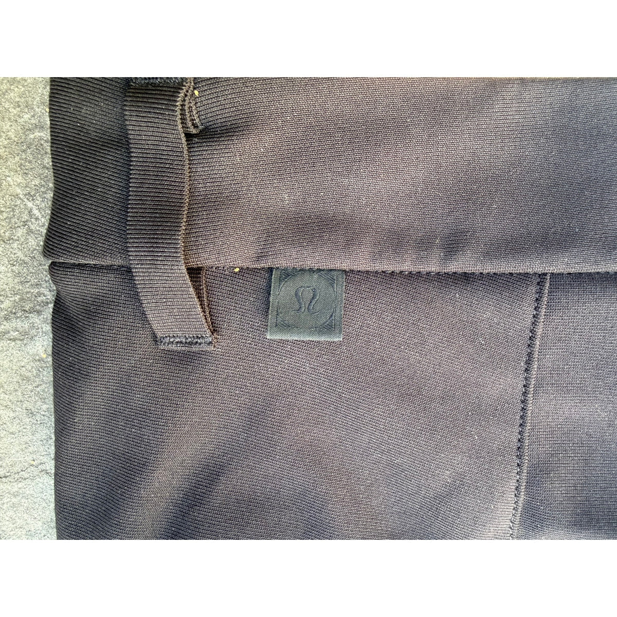 Lululemon Men’s Pants Black Size 32 EUC Warpstreme High Performance Chino