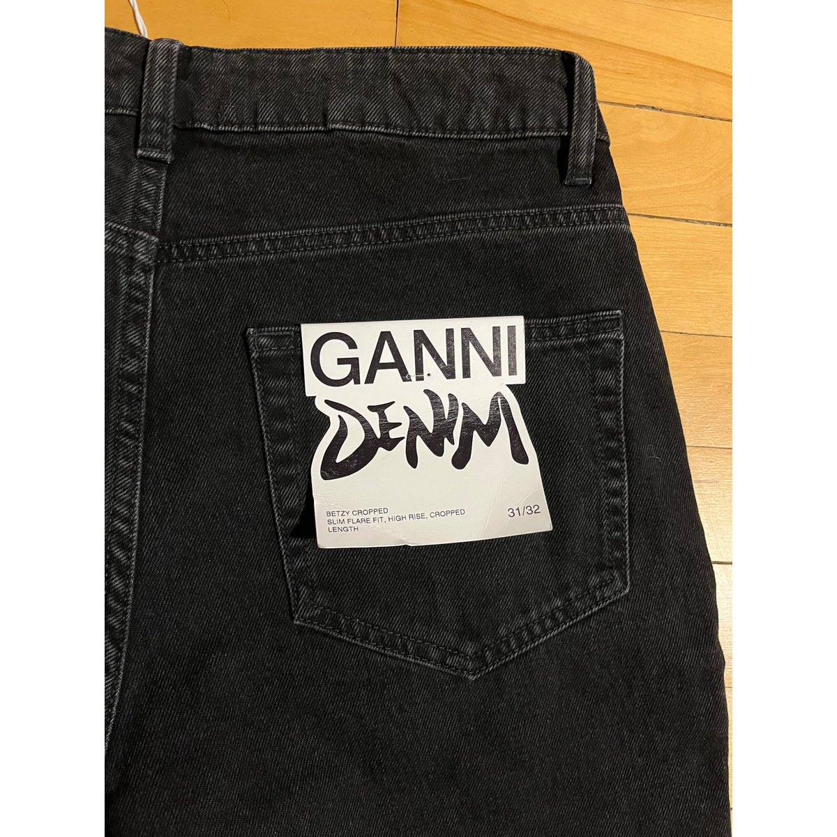 GANNI (NWT) - Black Betzy Cropped Jeans - 31W/32L