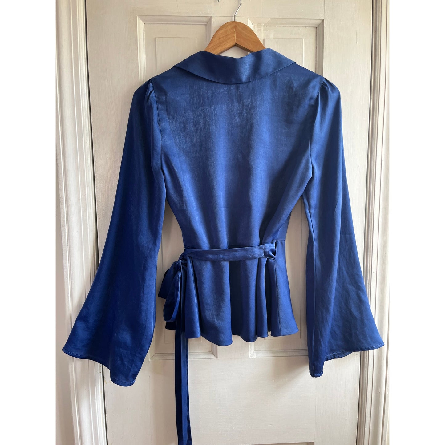 ✨ L'Academie The Wrap Blouse in Navy Blue | Satin Luxe Sz S | Revolve✨