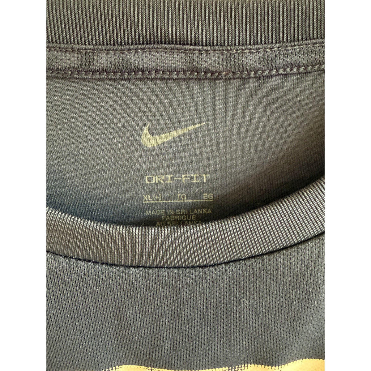 Nike Dri-FIT Men's Long Sleeve Training Shirt – Navy Blue / Silver – Size X-Large – EUC