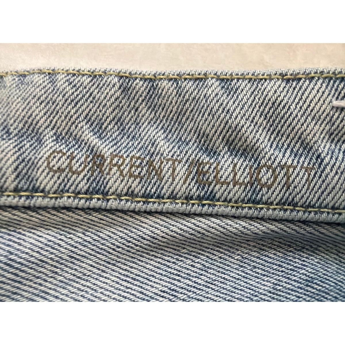 Current/Elliott Size 26 Light Wash Mid Rise Straight Leg Distressed Hem Jeans
