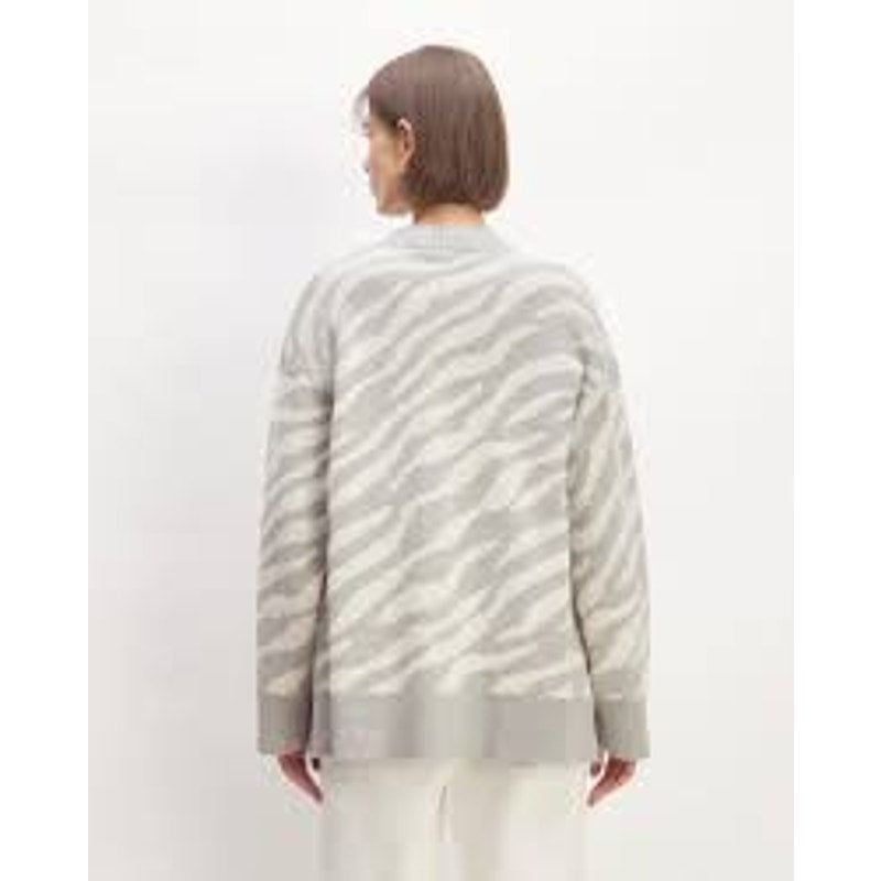 Everlane NWT The Alpaca Tiger Jacquard Cardigan M - Grey Snow Animal Print