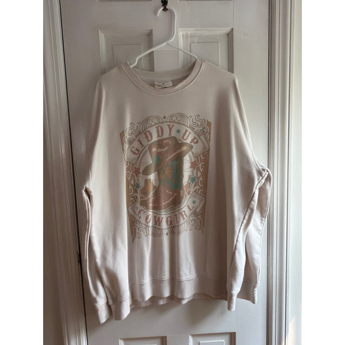 Lotus Fashion Los Angeles Giddy Up Cowgirl Oversized Sweatshirt Size XL Cream