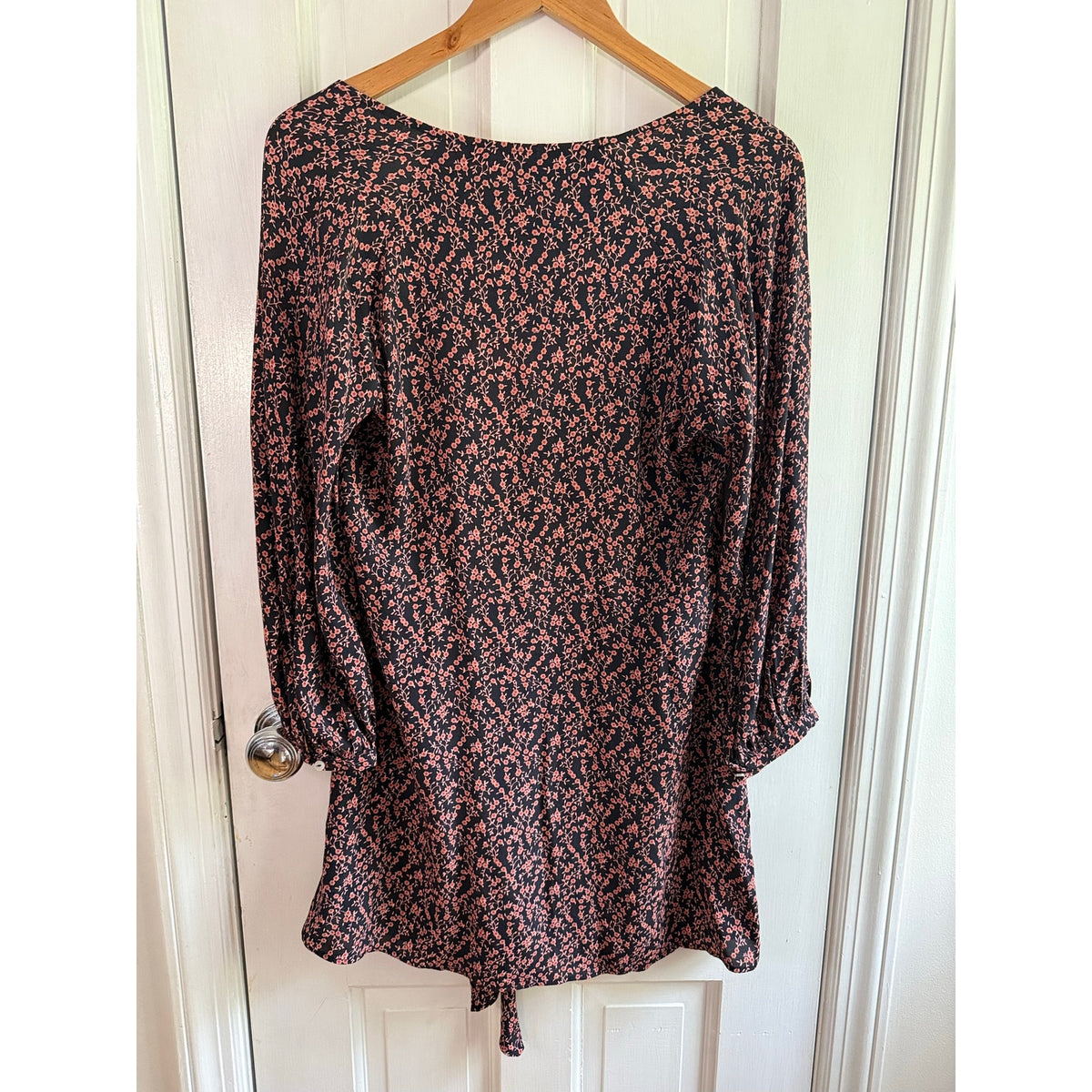 Free People Size L Black Pink Floral V-Neck Smocked Waist Tunic Top Dress EUC