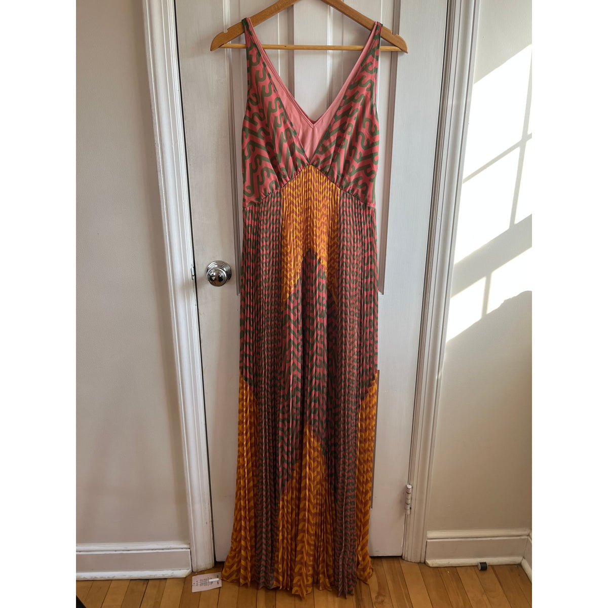 🌟 NWT Self-Portrait Logo Print Pleated Chiffon Maxi Dress Pink Green Size 4 US