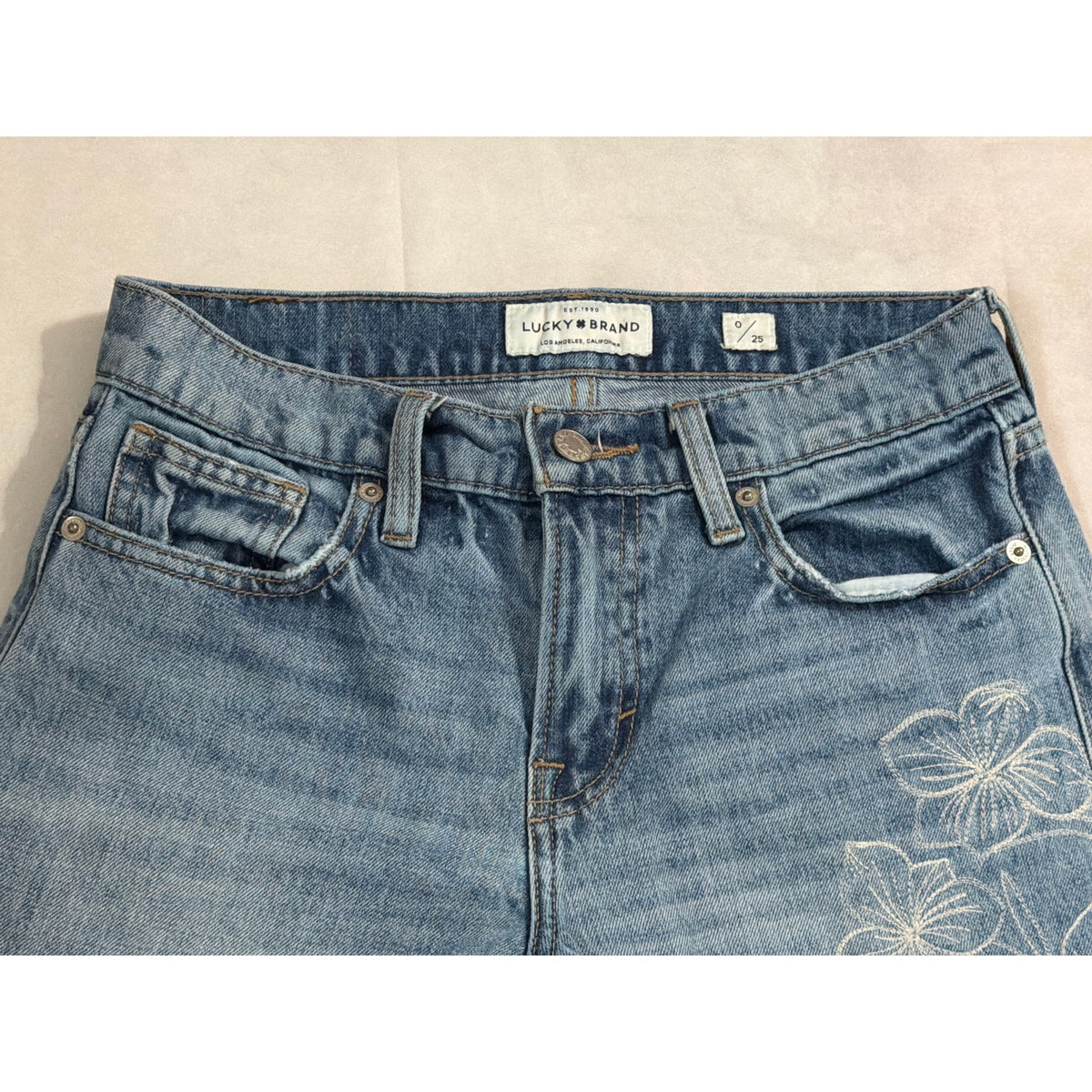 Lucky Brand Size 0/25 Sienna Slim Boyfriend Flower Embroidered Light Wash Jeans