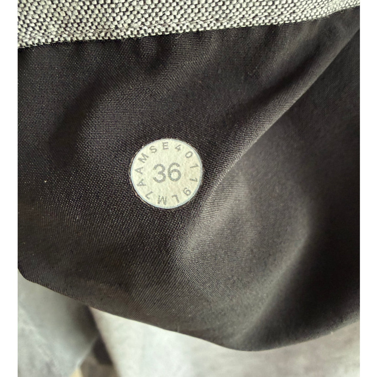 Lululemon Commission Short 9" Warpstreme Grey Heather Size 36 EUC