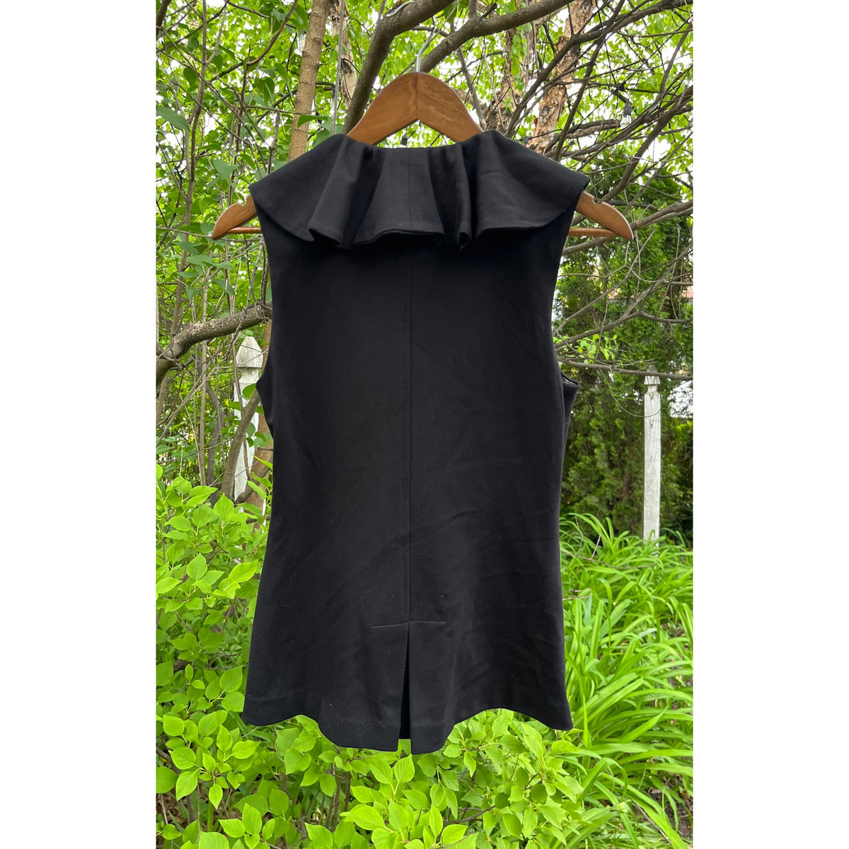 Alice + Olivia Kassidy Ruffle Front Ponte Knit Vest Black Plaid Lining Medium