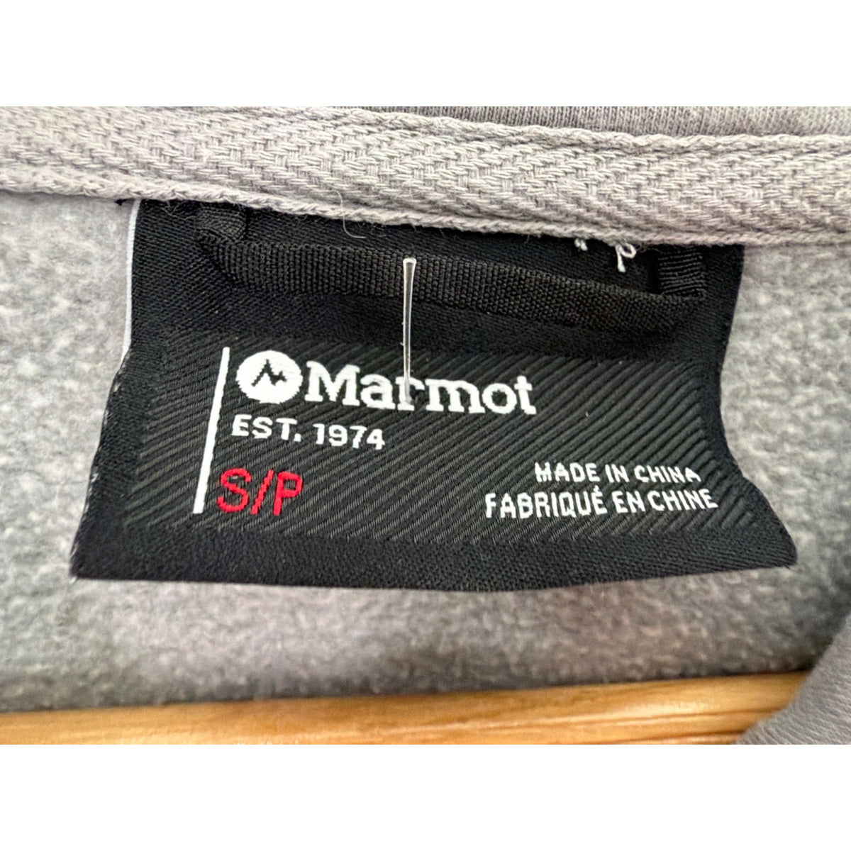 Marmot Graphic Pullover Hoodie Retro Mountain Logo Grey Yellow Blue Small
