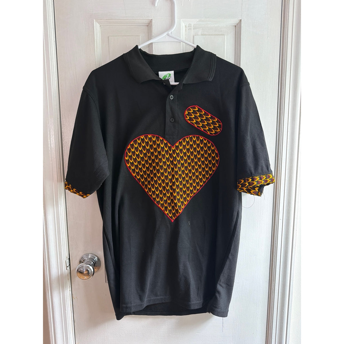 MR.TAN Wax Print Heart Graphic Short Sleeve Polo Shirt Black XL
