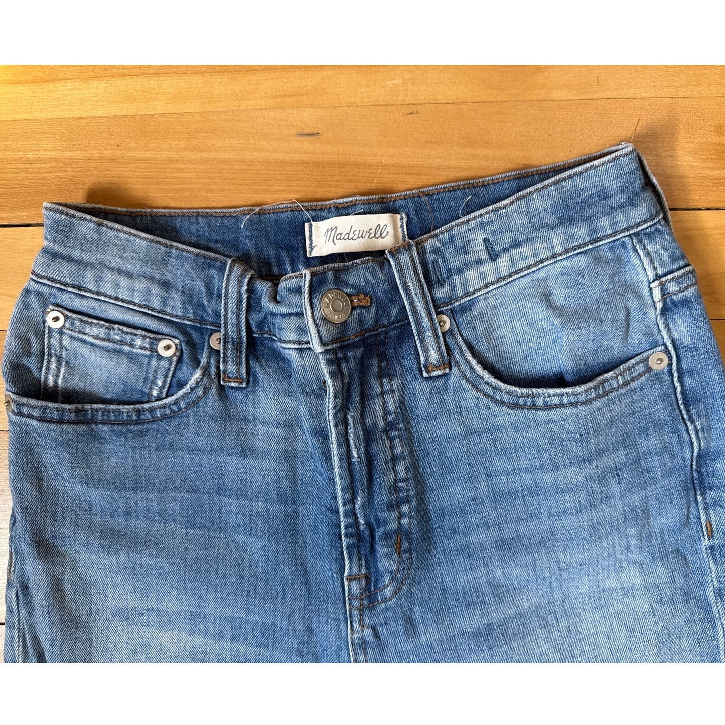 Madewell Size 26 " The Perfect Vintage Jean" Light Wash High Rise Distressed Jean