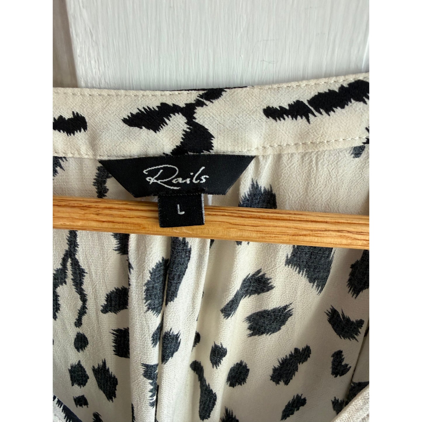 Rails Marti Ivory Cheetah Print Button Down Shirt Size Large EUC