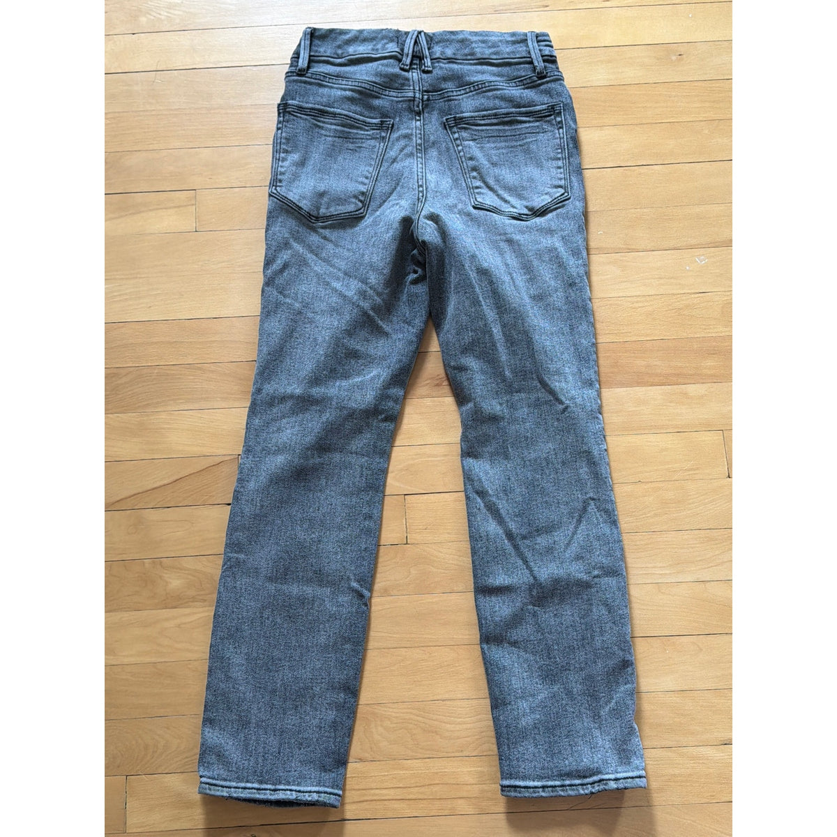 Good American Size 6/28 "Good Leg Curve" Faded Gray Skinny Jeans