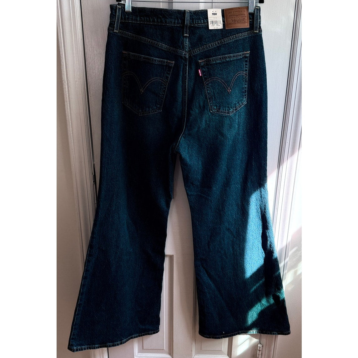 Levi's Premium Ribcage Bell Jeans - Size 33 - NWT
