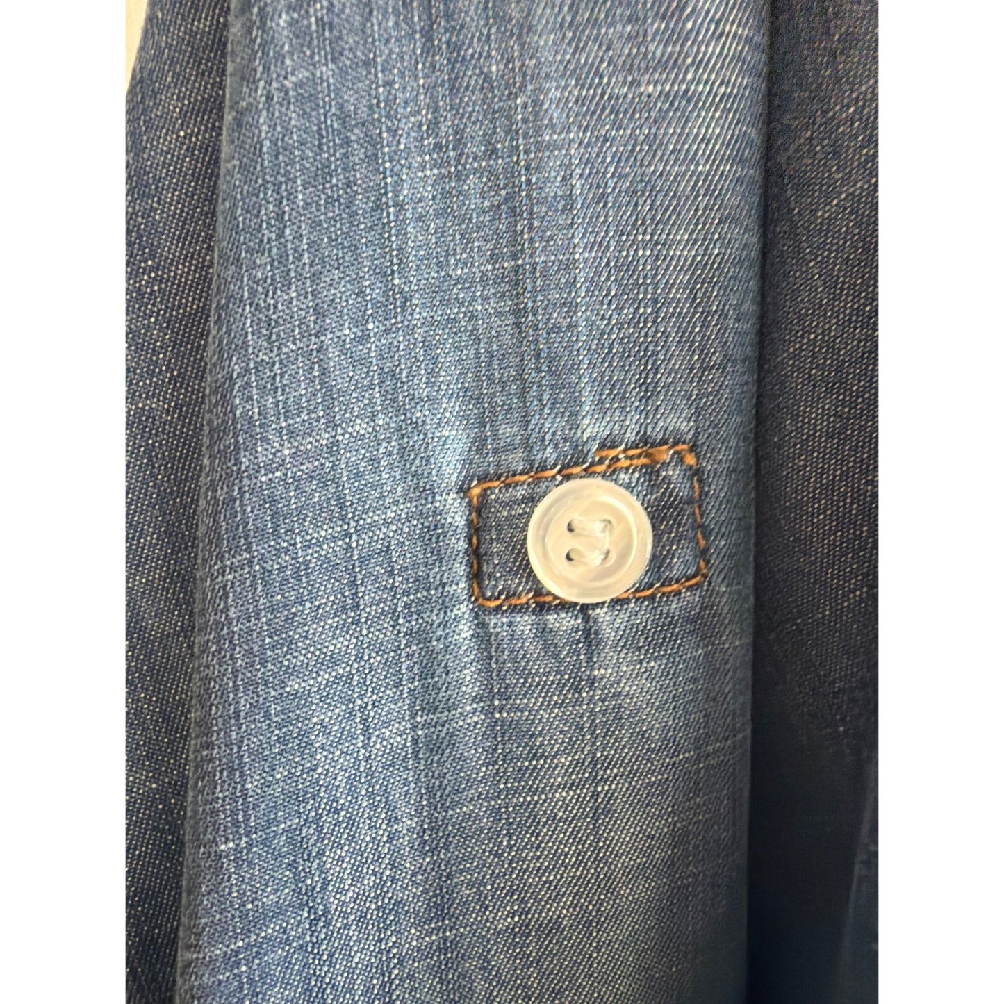 Cloth & Stone Size Small Denim Style Open Collar Button Up