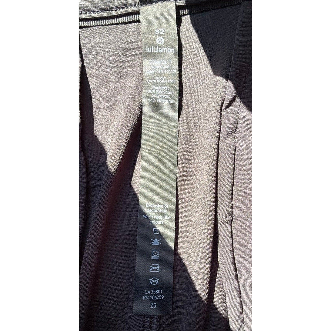 Lululemon Men’s Pants Black Size 32 EUC Warpstreme High Performance Chino
